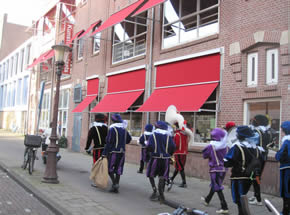 pepernotenband loopt door Amsterdam